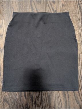 2/$20 Old Navy Black Pencil Mini Skirt – Size XS Petite